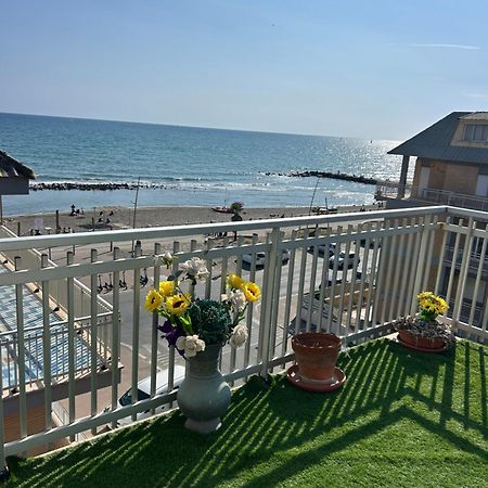 Front Sea Luxury Apartment Lido di Ostia Exterior photo