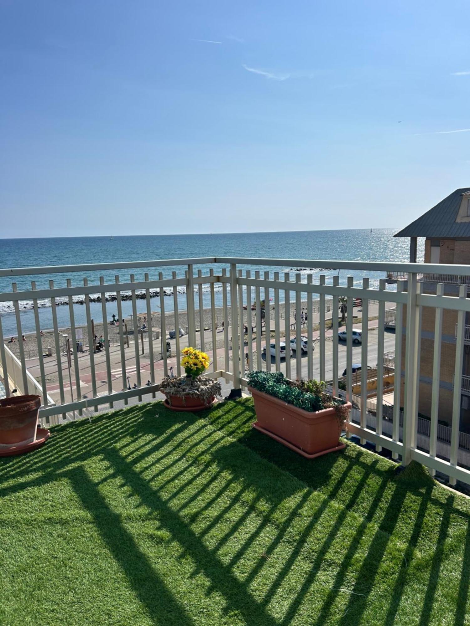 Front Sea Luxury Apartment Lido di Ostia Exterior photo