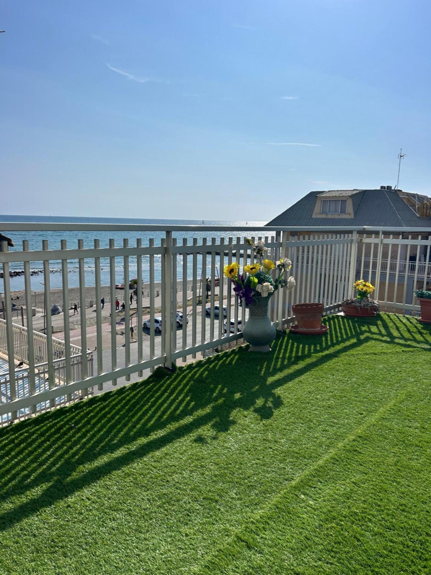 Front Sea Luxury Apartment Lido di Ostia Exterior photo